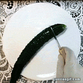 隐晦吃瓜表情包gif,笑中带泪的GIF表情包解析