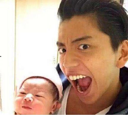 头像女小孩吃瓜